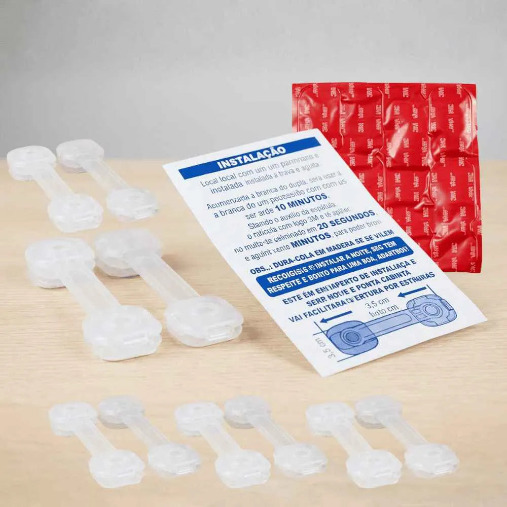 Kit completo da trava gaveta bebê Baby Safe com adesivo 3M e manual de instalação.